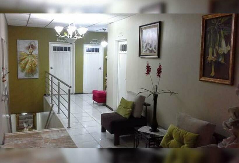 غرفة قياسية, Las Gardenias