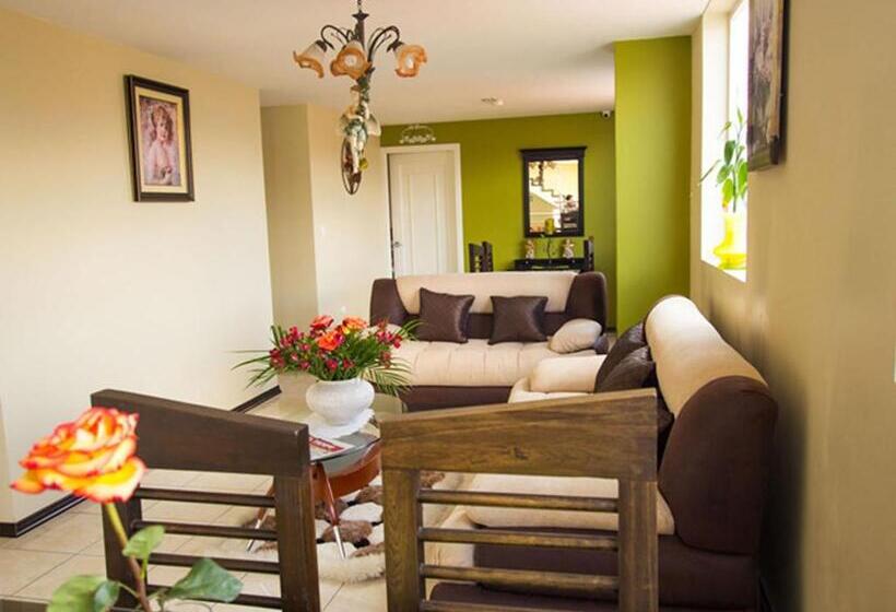 غرفة قياسية ثلاثية, Las Gardenias