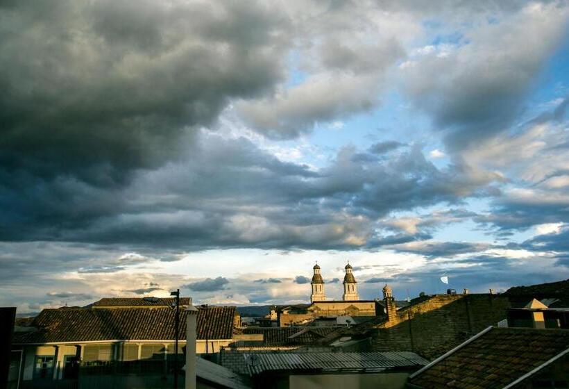 غرفة قياسية رباعية, Las Gardenias