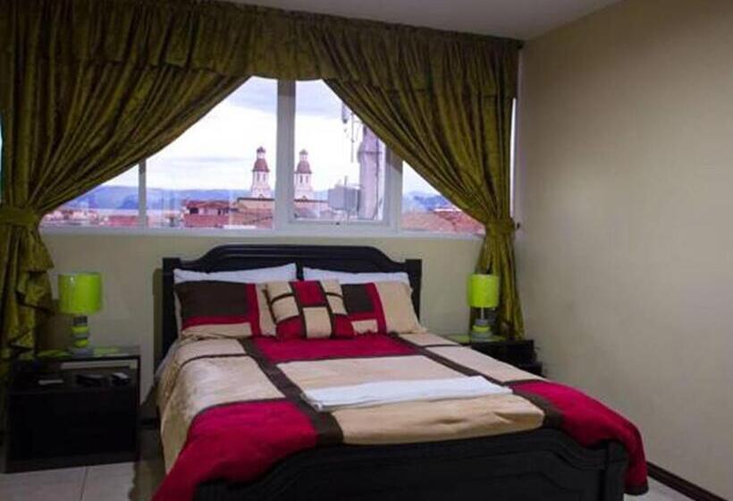 غرفة عائلية, Las Gardenias