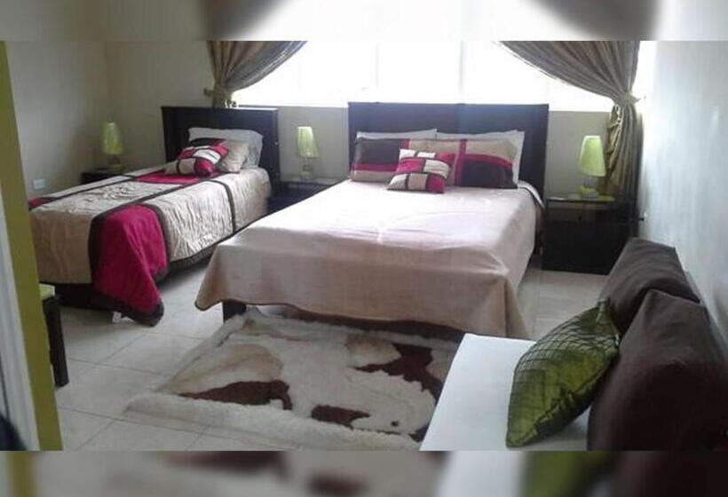 غرفة قياسية ثلاثية, Las Gardenias