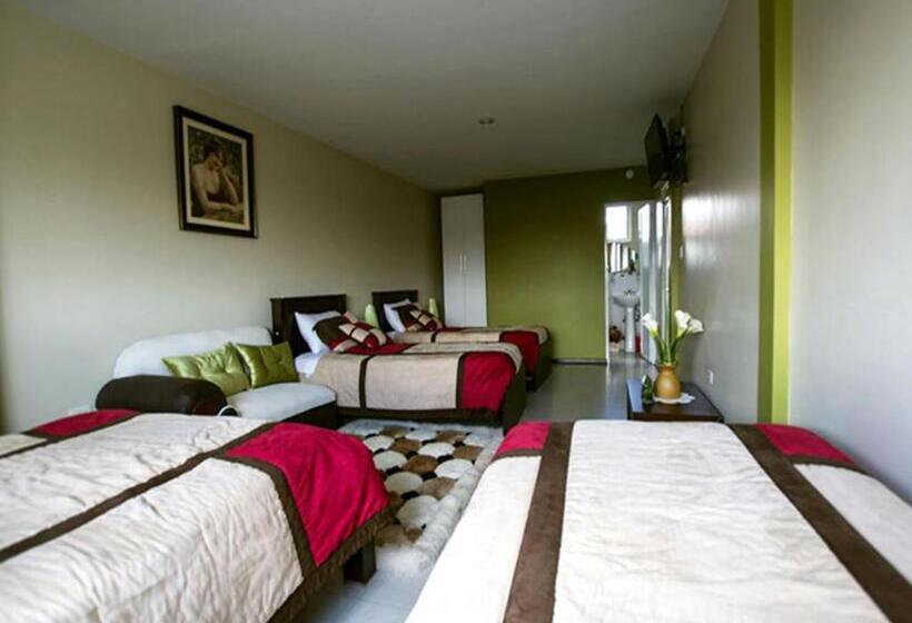 غرفة عائلية, Las Gardenias