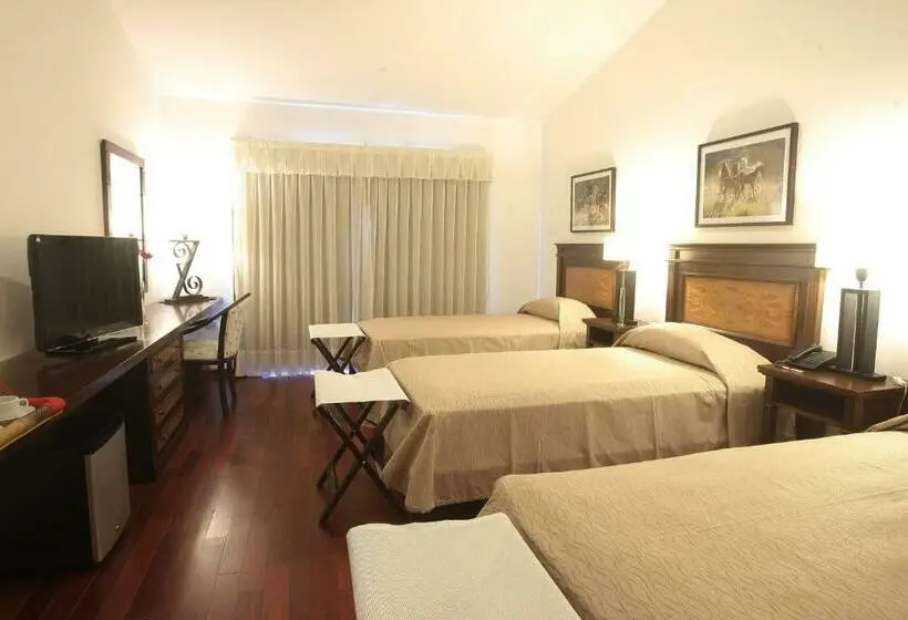 スーペリアトリプルルーム, Nawan Resort Serrano