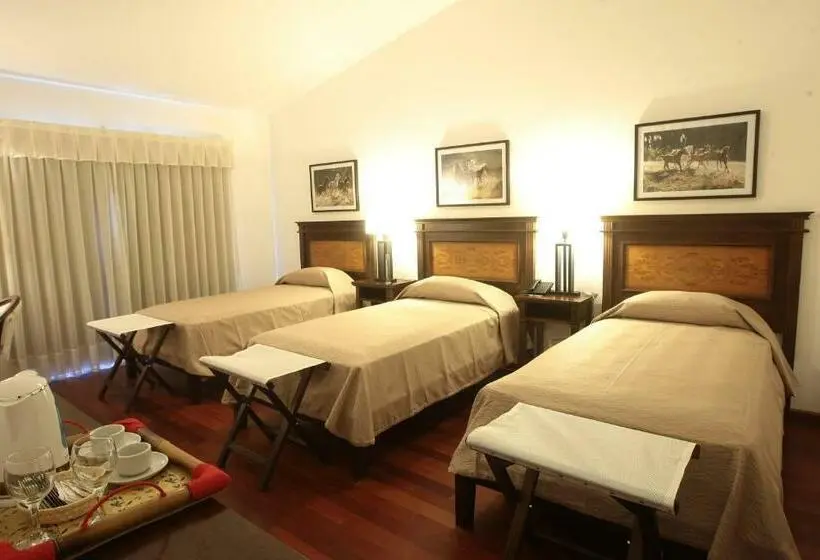 スーペリアトリプルルーム, Nawan Resort Serrano