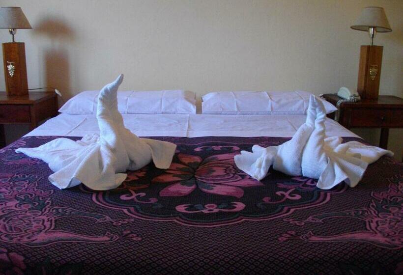 スタンダード４人部屋, San Juan