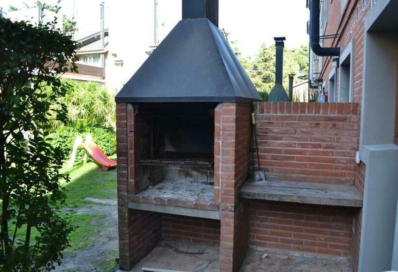 带1个卧室的豪华公寓, Valeria House Rental Suites