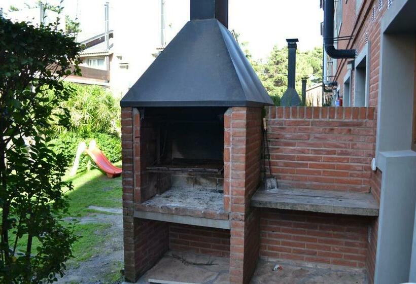 带1个卧室的豪华公寓, Valeria House Rental Suites