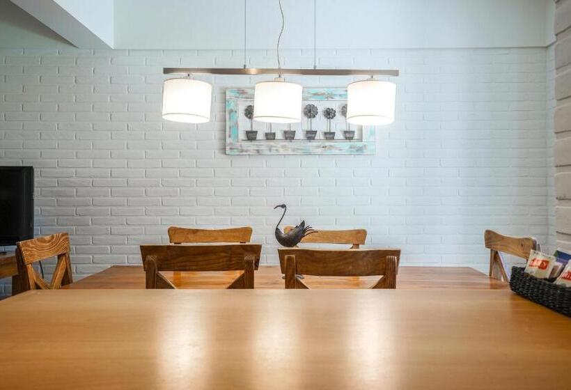 带1个卧室的豪华公寓, Valeria House Rental Suites