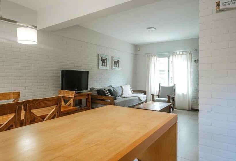 带1个卧室的豪华公寓, Valeria House Rental Suites