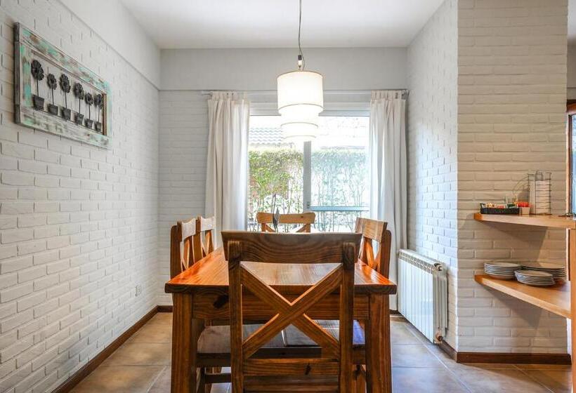 带1个卧室的豪华公寓, Valeria House Rental Suites