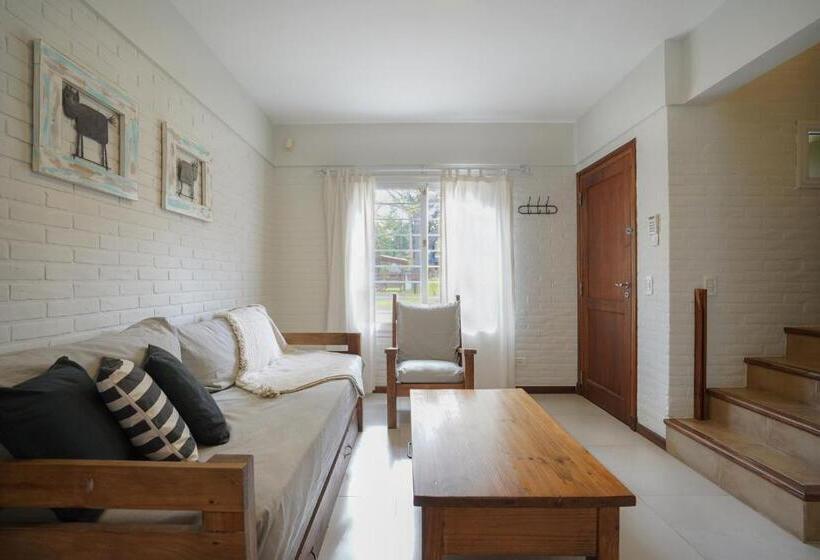 带1个卧室的豪华公寓, Valeria House Rental Suites