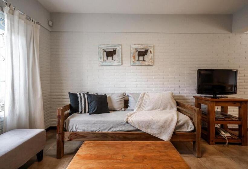 带1个卧室的豪华公寓, Valeria House Rental Suites