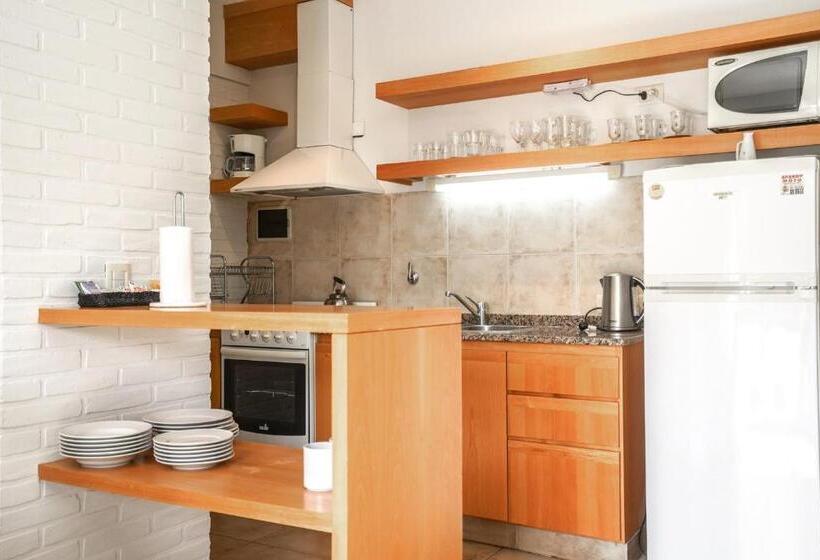 带1个卧室带泳池的公寓, Valeria House Rental Suites