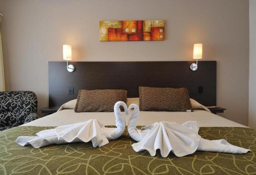 سوییت جونیور با چشم‌انداز دریاچه, Madeo Hotel & Spa