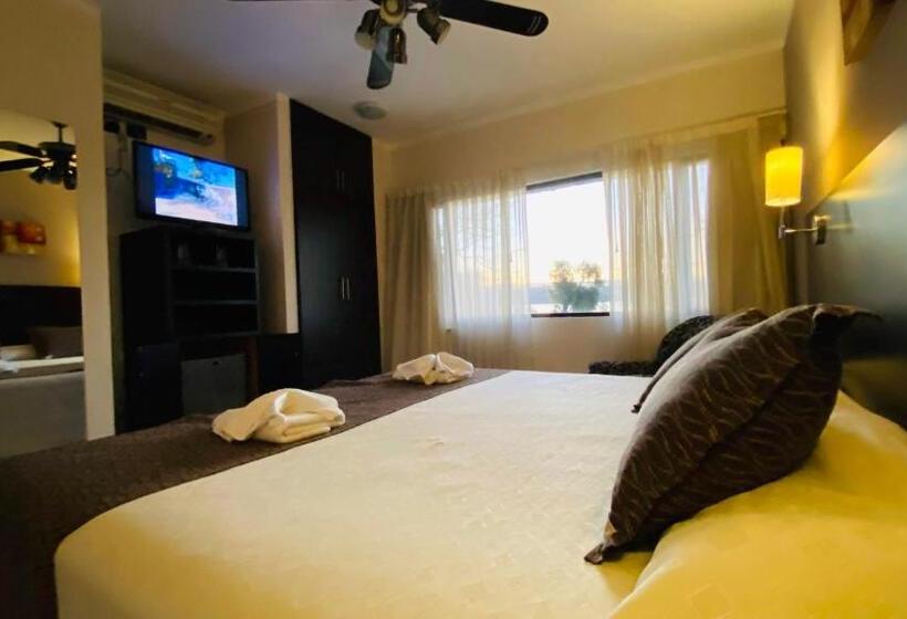 سوییت جونیور با چشم‌انداز دریاچه, Madeo Hotel & Spa