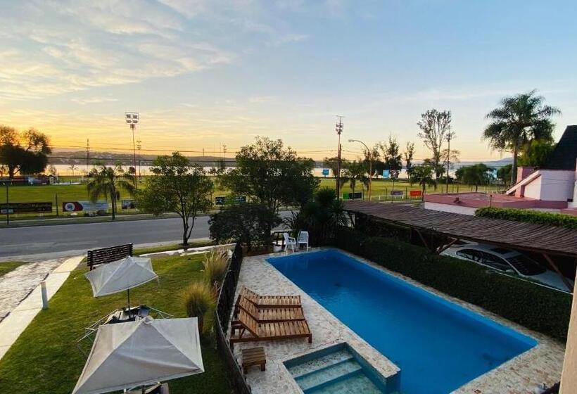 سوییت جونیور با چشم‌انداز دریاچه, Madeo Hotel & Spa