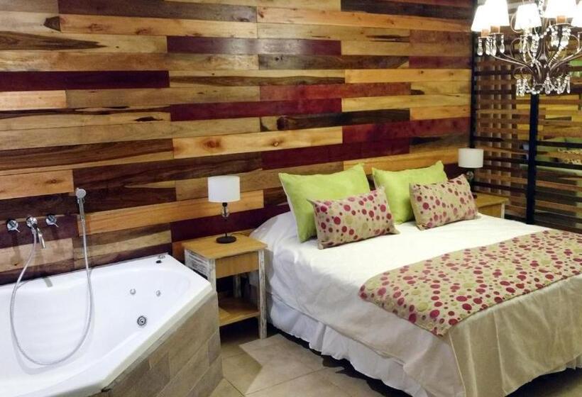 带按摩浴盆的套房, Balcon Del Golf