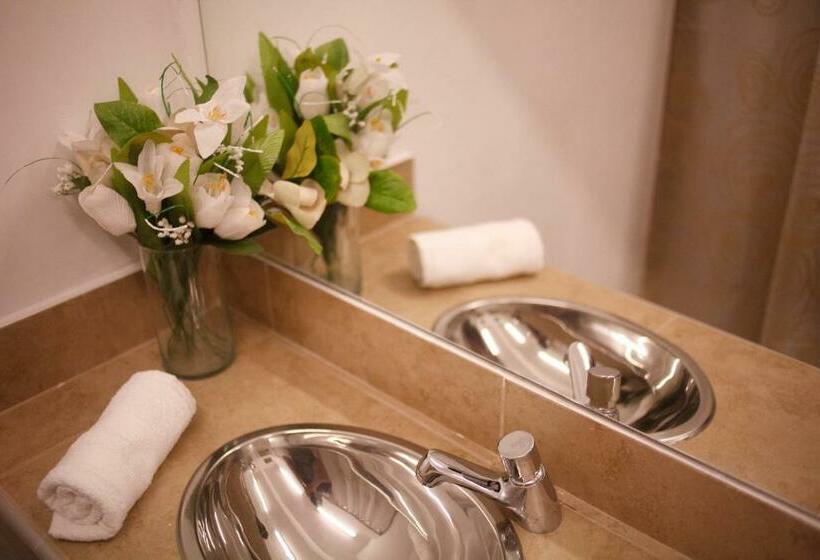 标准四人间共用浴室, A La Gurda Hostel