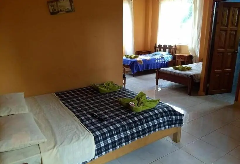 Perhehuone Vuoristonäkymä, Hostal Tena ñaui