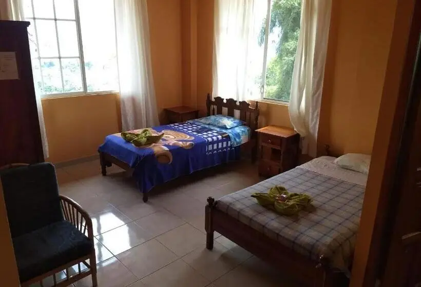 Perhehuone Vuoristonäkymä, Hostal Tena ñaui