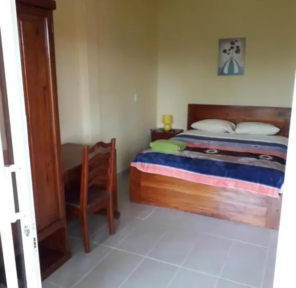 Huoneisto 1 Makuuhuone Terassi, Hostal Tena ñaui