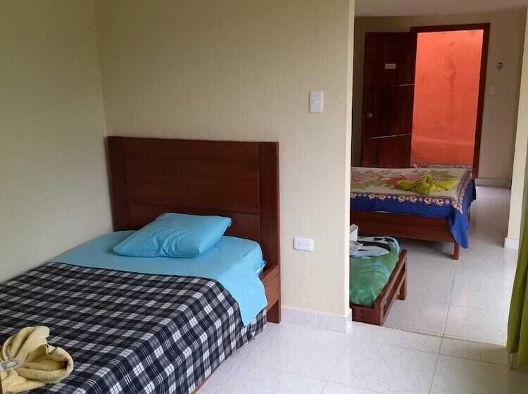 스탠다드 트리플 룸, Hostal Tena ñaui