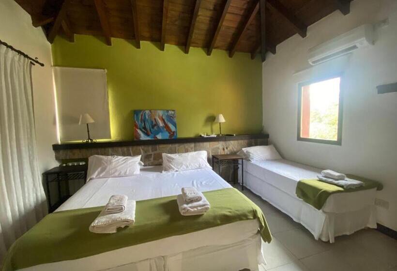 اتاق استاندارد سه نفره, Las Chirimoyas