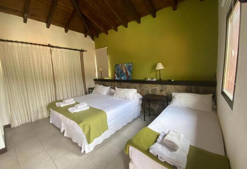 اتاق استاندارد سه نفره, Las Chirimoyas