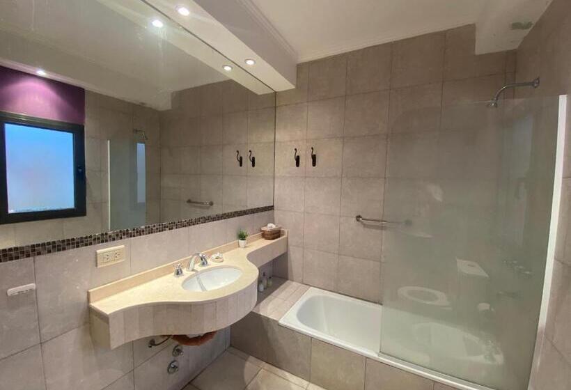 اتاق استاندارد سه نفره, Las Chirimoyas