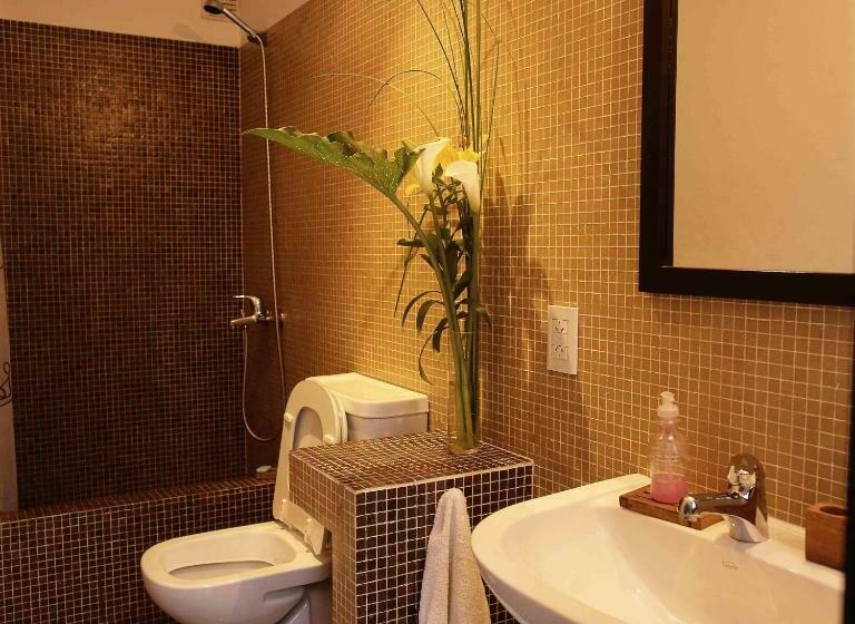 اتاق استاندارد با سرویس بهداشتی مشترک, Hostel Carlos Gardel