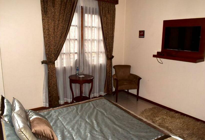 חדר סטנדרט יחיד, Alejandrina