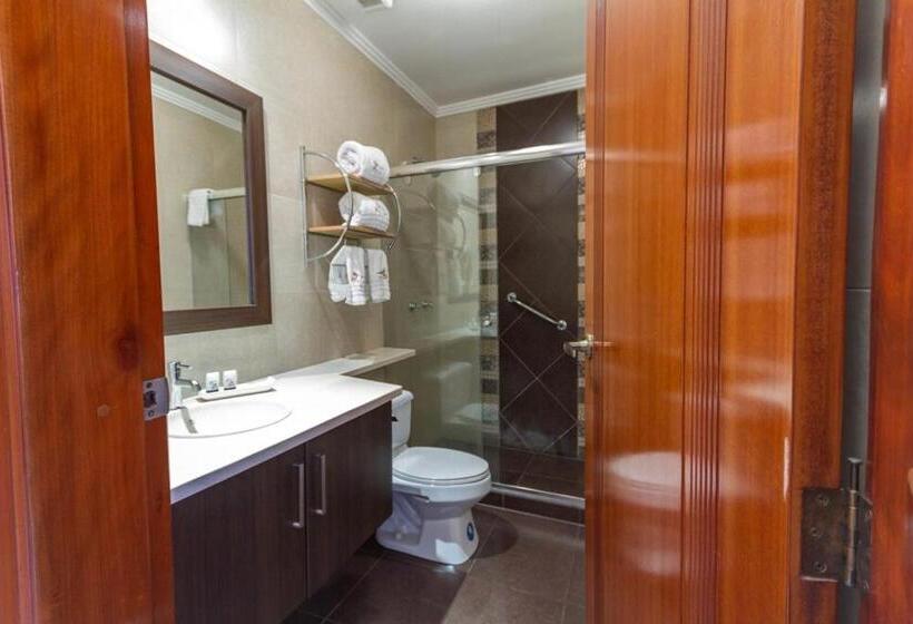 חדר משפחתי, Alejandrina