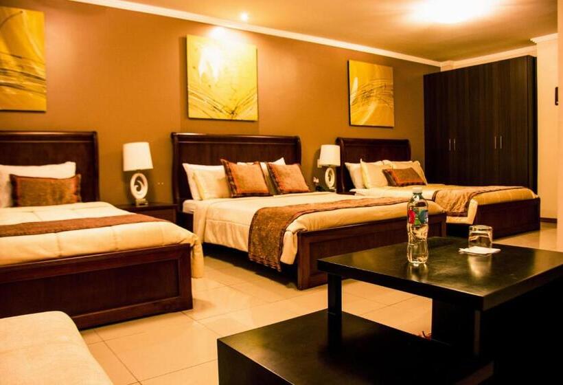 חדר משפחתי, Alejandrina