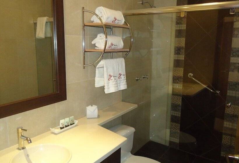 חדר משפחתי, Alejandrina