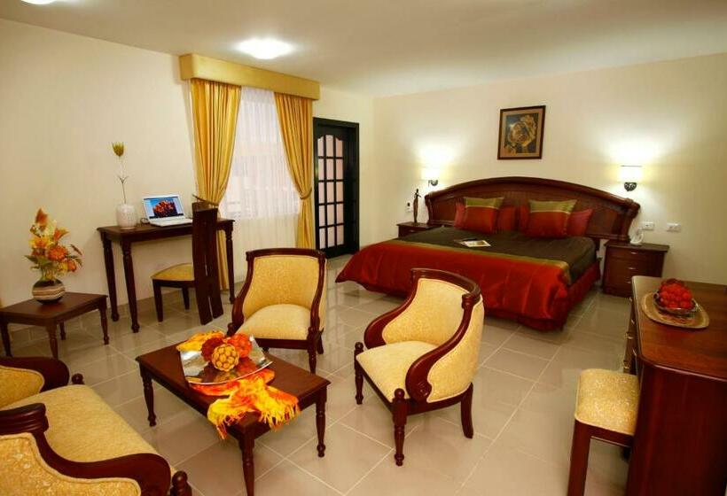 سوئیت پرزیدنت, Club Del Sol