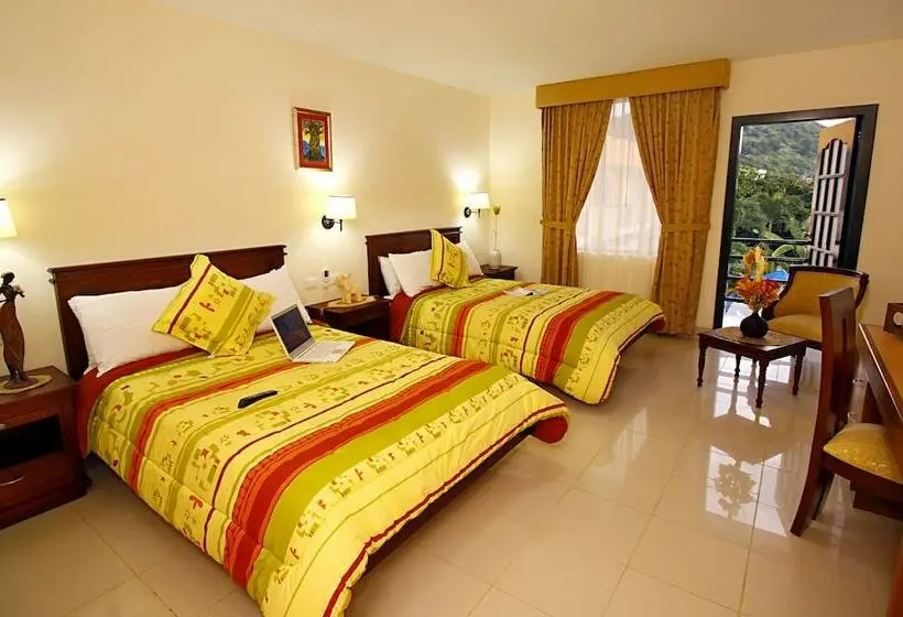 اتاق استاندارد سه نفره, Club Del Sol