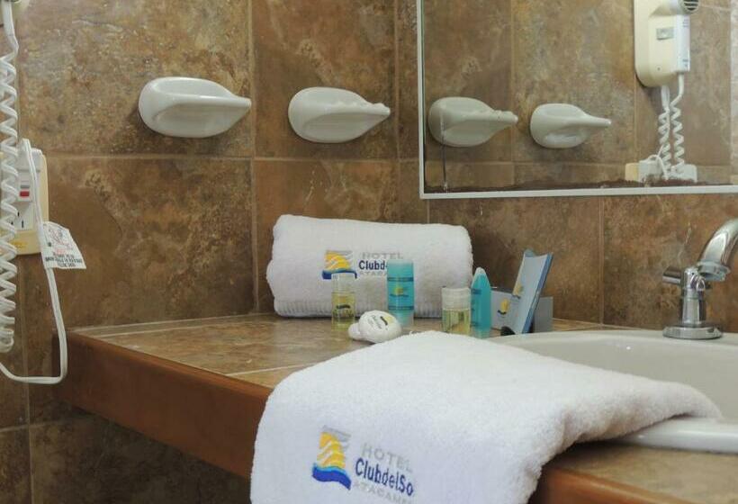 اتاق استاندارد سه نفره, Club Del Sol