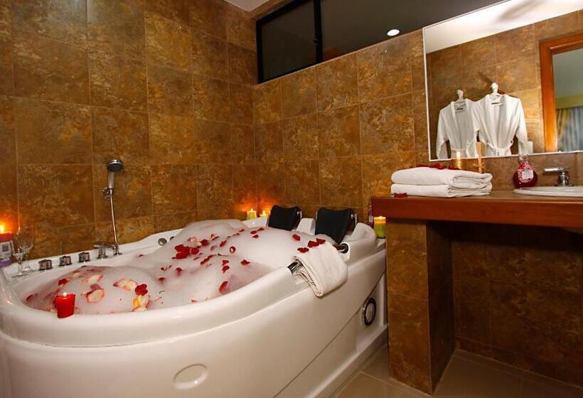 سوئیت پرزیدنت, Club Del Sol