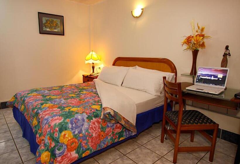 اتاق استاندارد, Club Del Sol