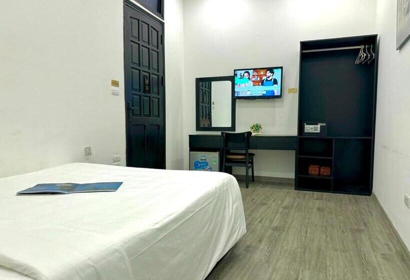 اتاق لوکس, Hanoi Elpis