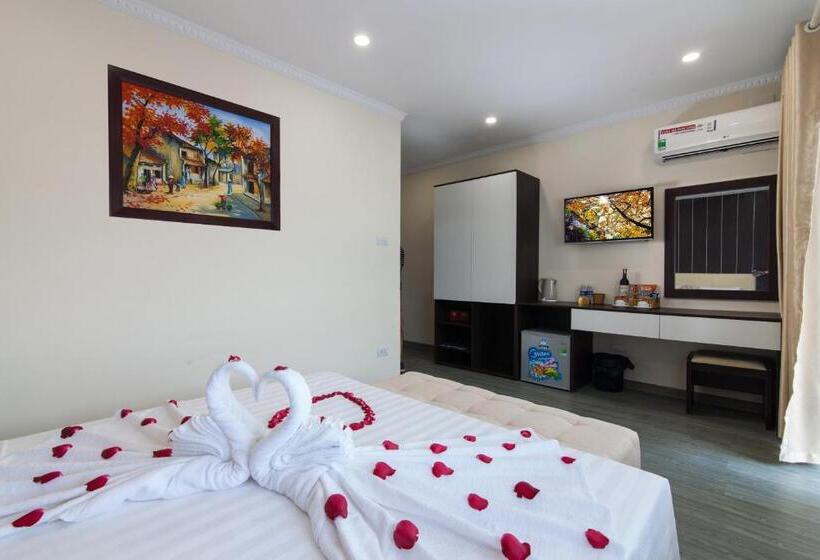 سوییت جونیور با بالکن, Hanoi Elpis