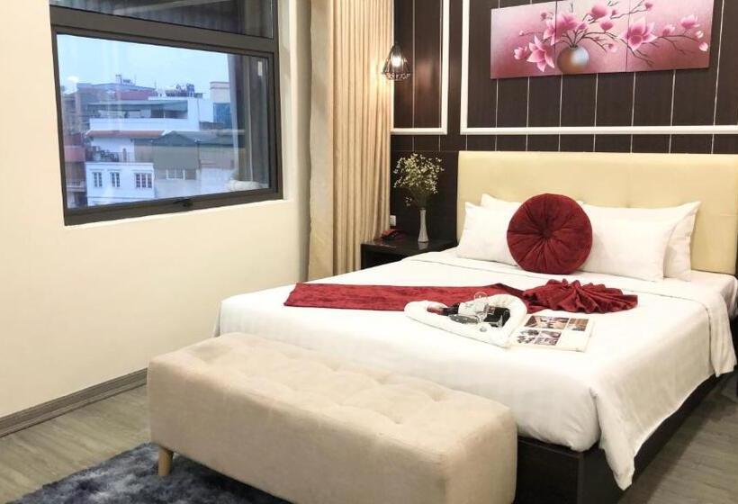 سوییت جونیور با بالکن, Hanoi Elpis