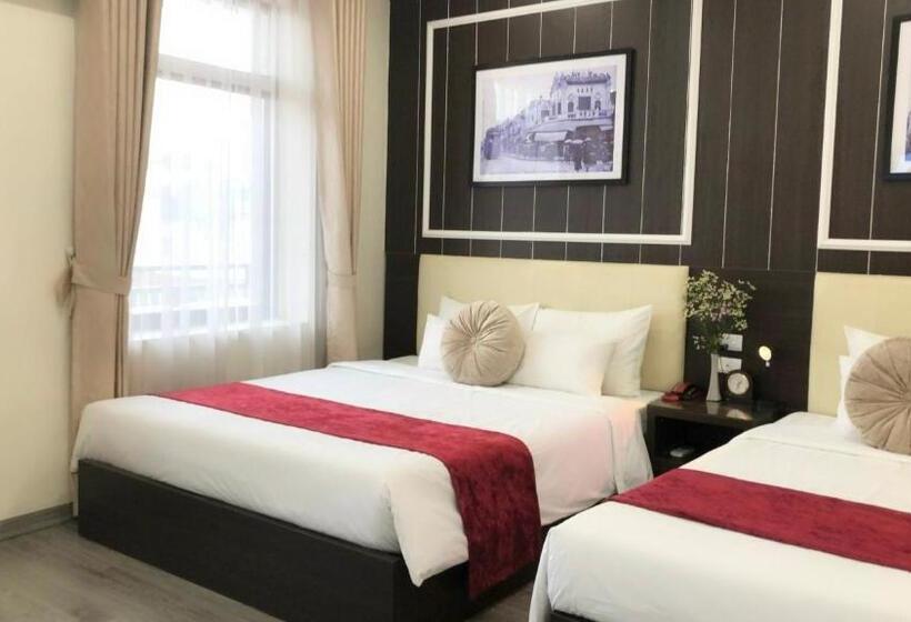 اتاق استاندارد سه تخته با بالکن, Hanoi Elpis