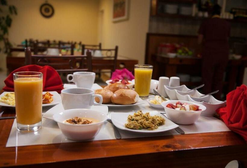 Standard Szoba, Kuna