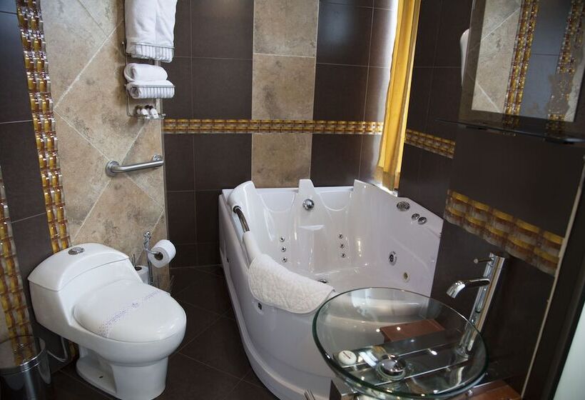 Háromágyas Standard Szoba, Kuna