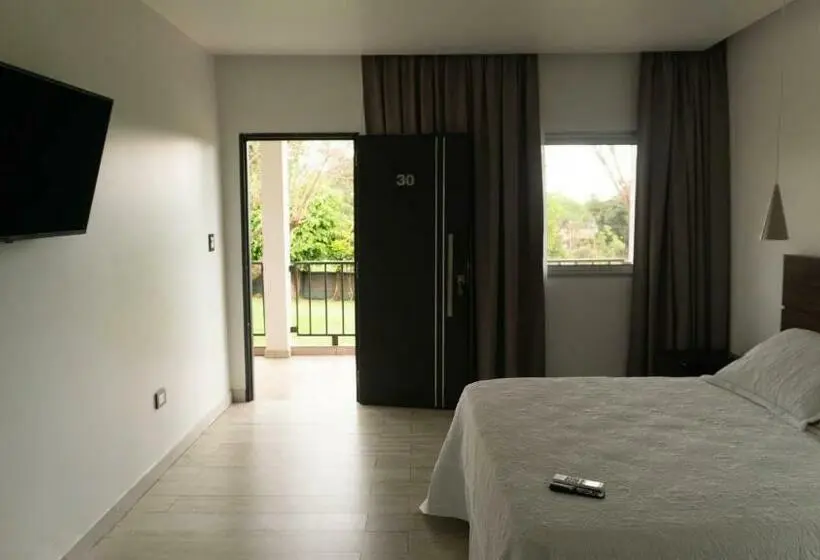 Premium Zimmer, Oaky