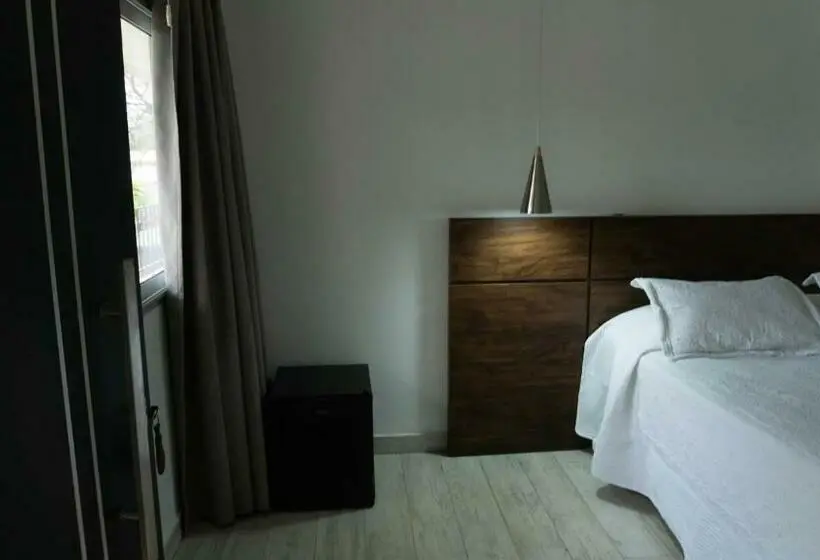 Premium Zimmer, Oaky
