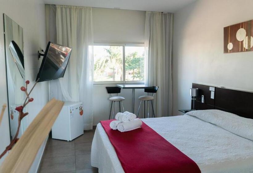 חדר פרמיום, Oaky