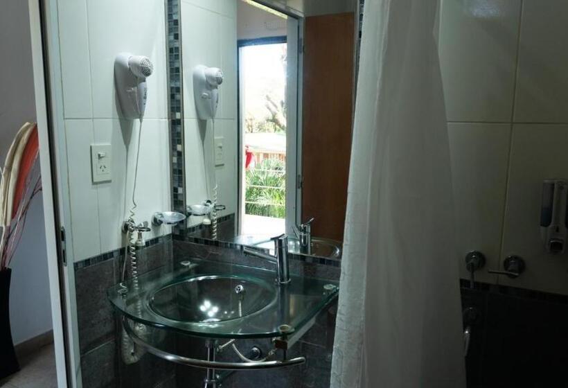 חדר סטנדרט, Oaky