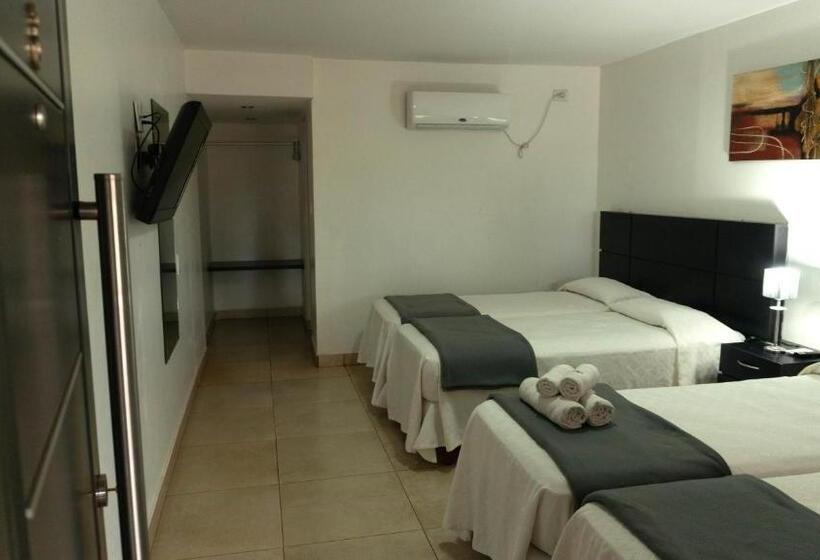 חדר פרמיום לארבעה, Oaky